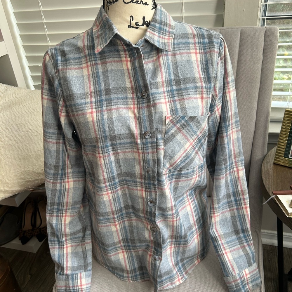 HAVE SIZE M Plaid Button-Up Shirt for Women’s used excellent condition